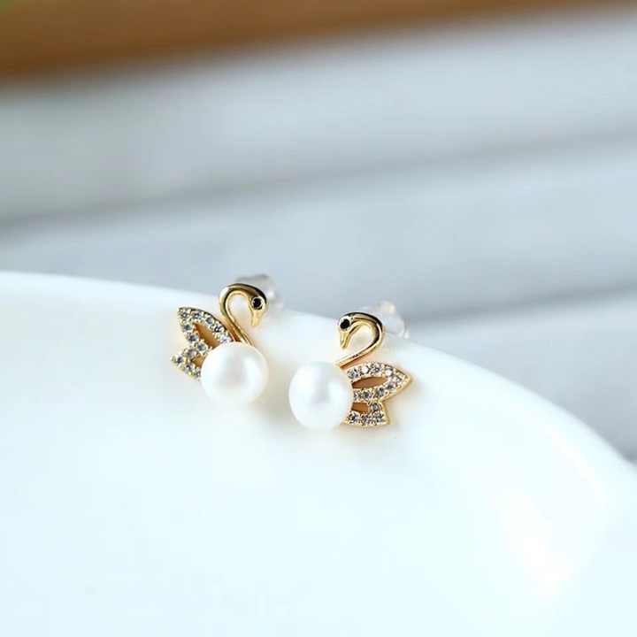 UNI-11018-2 - Pearly Swan Gold - Earring