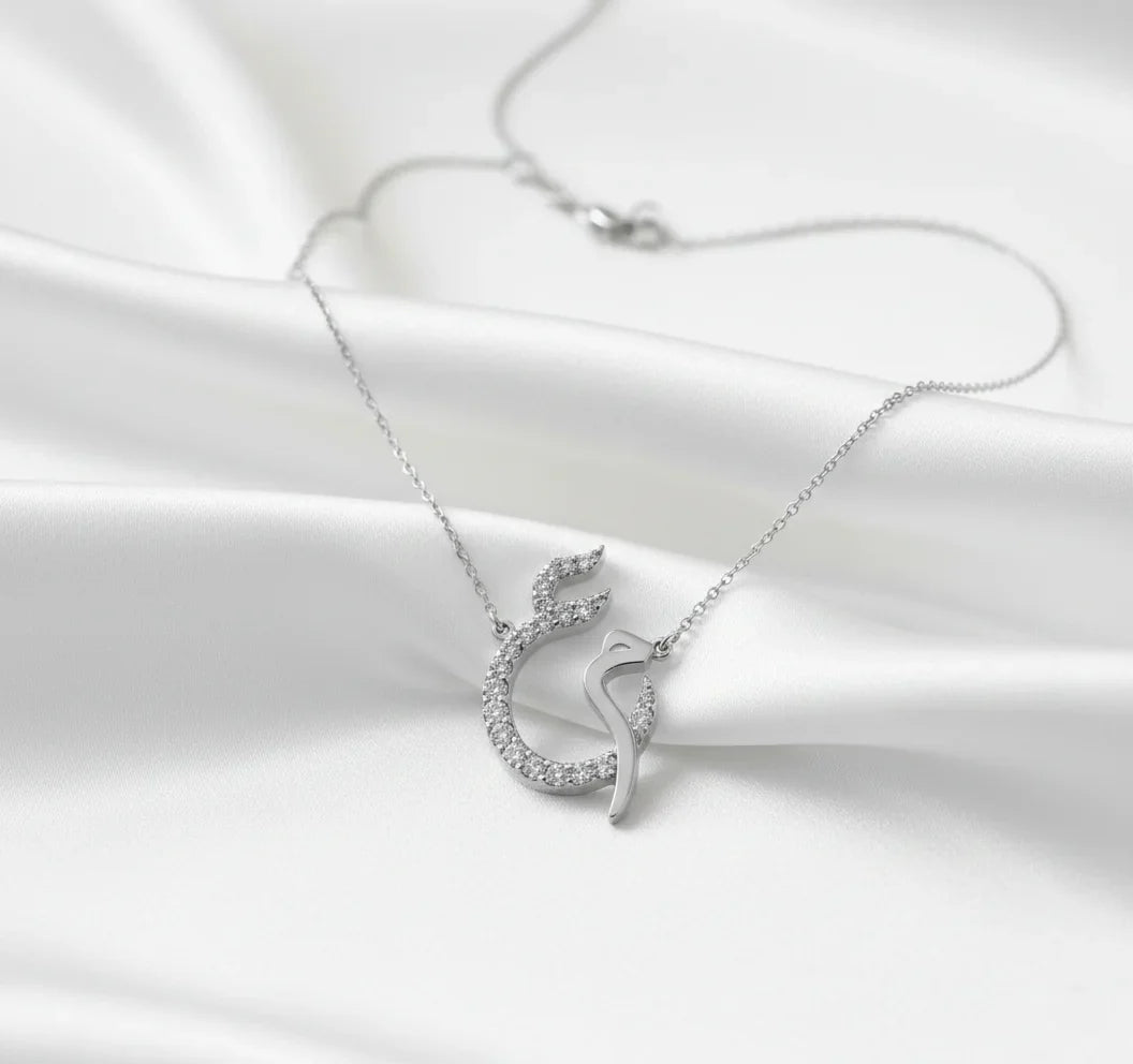 Personalized Arabic Initial Necklace – Elegant Silver Tone Pendant
